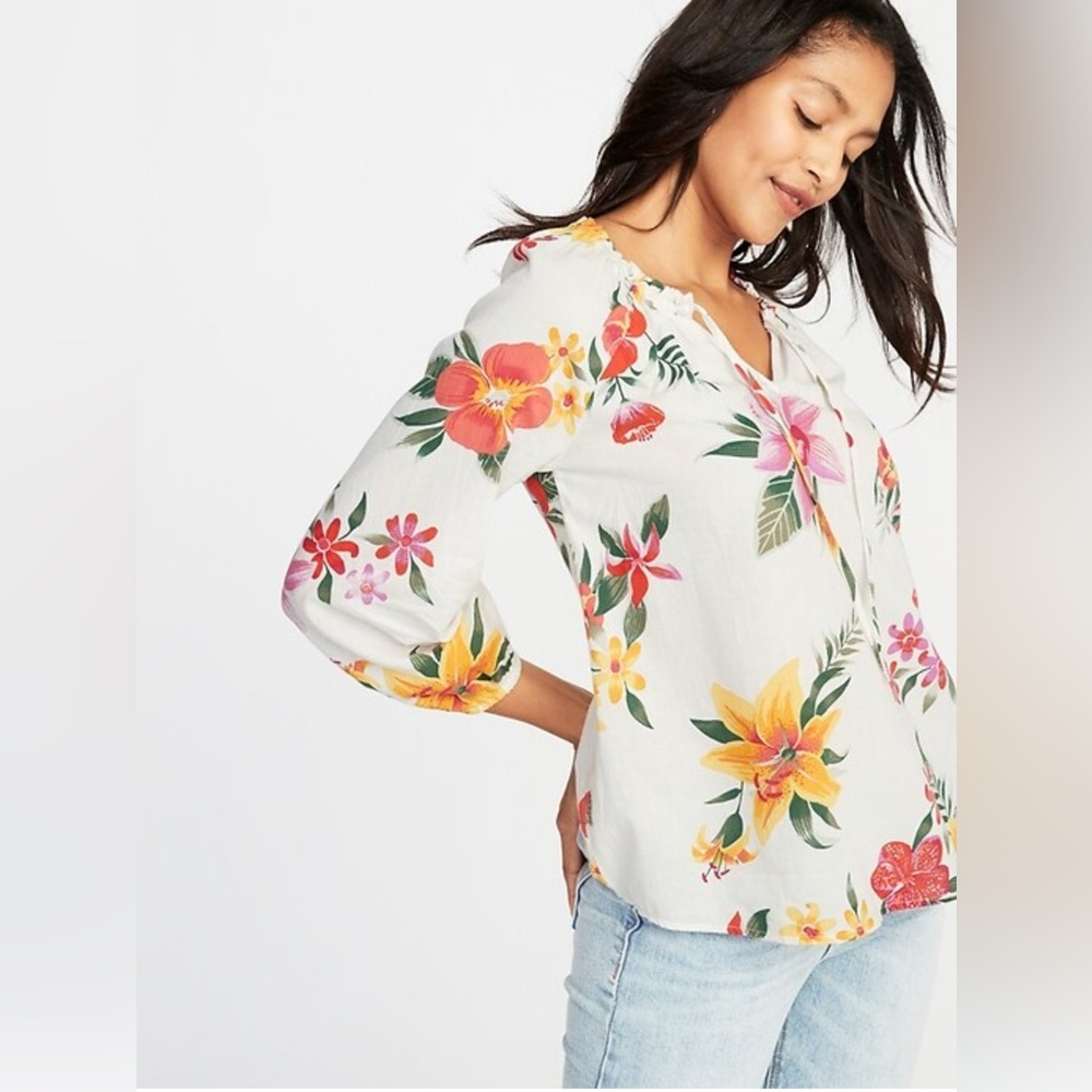Lightweight Tie-Neck Blouse